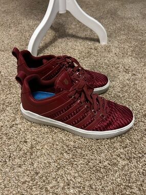 K-Swiss Men's Burgundy Low-Top Woven Sneakers